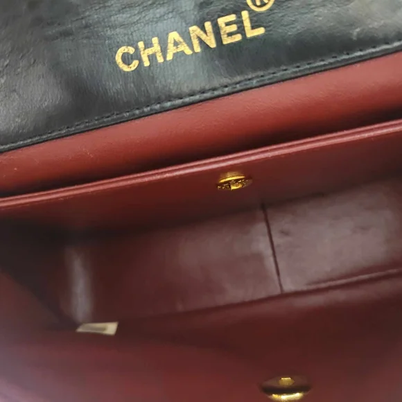 Chanel Black Quilted Leather Shoulder Bag - Picture 14 of 15